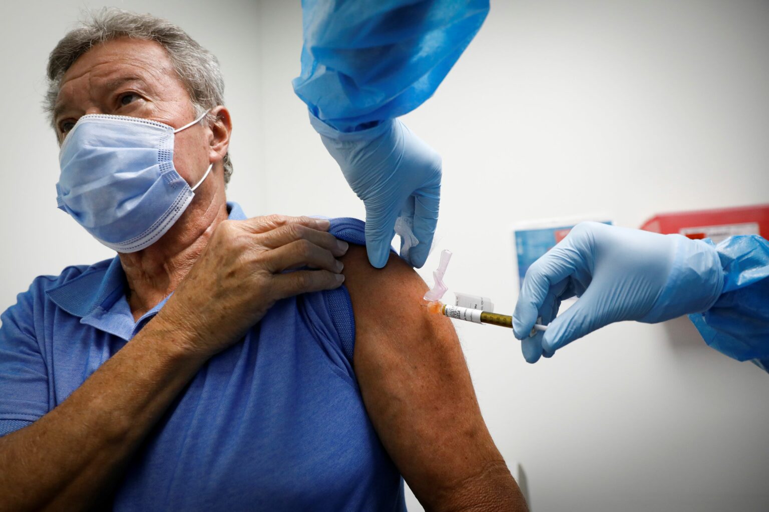 Image of someone getting the Vaccine 