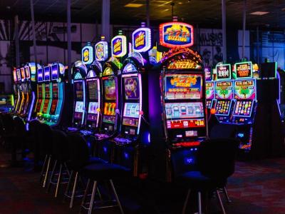 image of bank of slot machines at grand lake casino