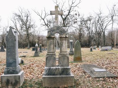 image of tombstones at cemetery